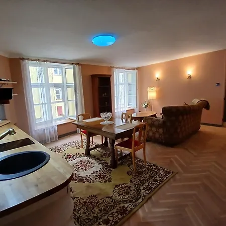 Saunaga Korter Sisehoovis Apartamento